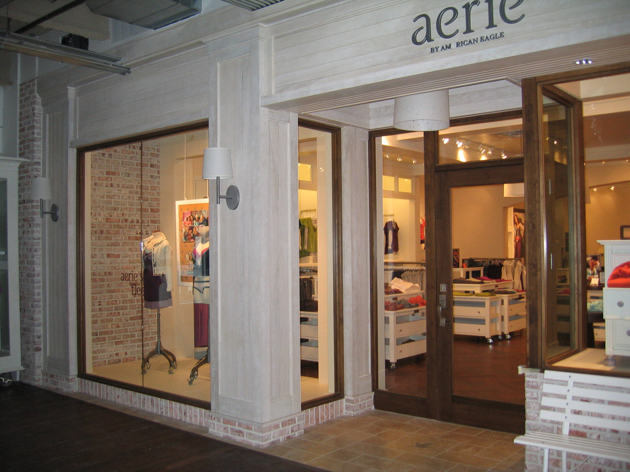 Retail cash wrap and product display fixtures by Tech 2000 Woodworks (portfolio image 17)